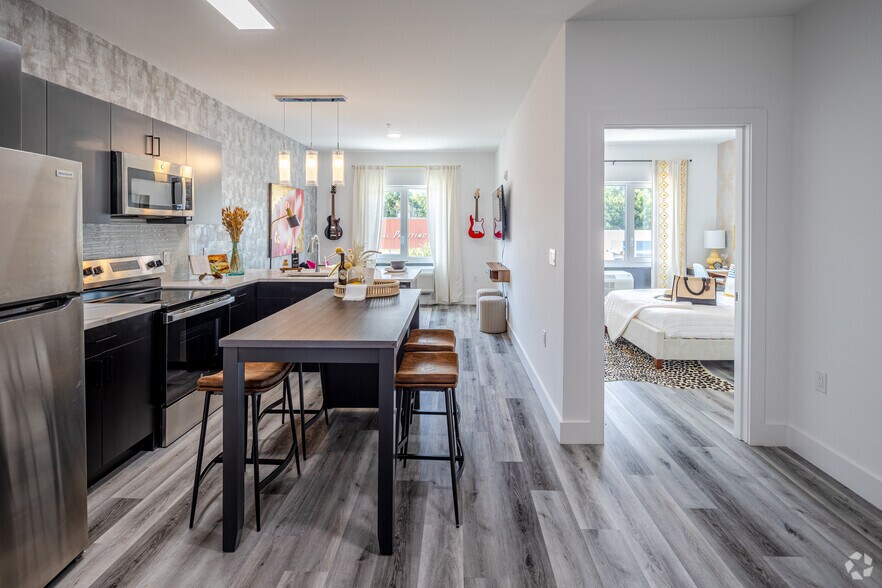 More Photos Of 102 Washington Ave, Belleville Apartments For Lease