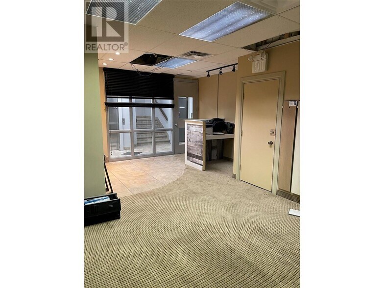 More Photos Of 1455 Ellis St, Kelowna Office Residential For Lease