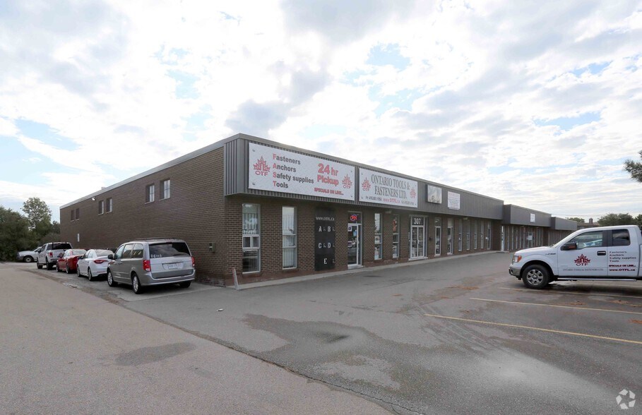 Primary Photo Of 285-311 Norfinch Dr, Toronto Light Manufacturing For Lease