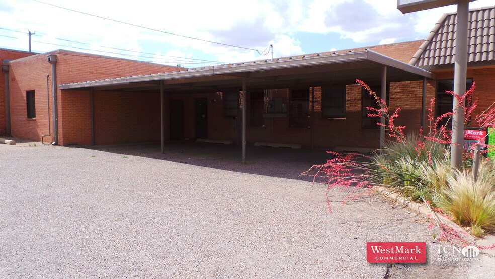 More Photos Of 629 Baltimore St, Plainview General Retail For Lease