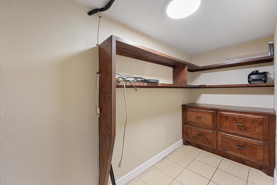 More Photos Of 620 Gellhorn Dr, Houston Warehouse For Sale