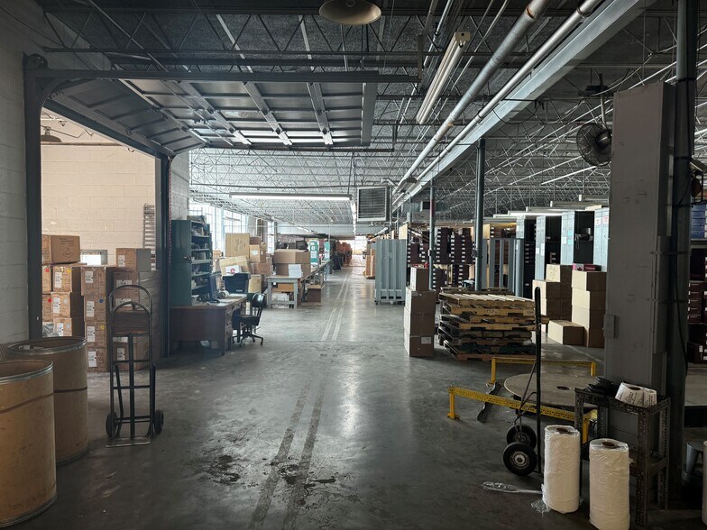 More Photos Of 702 S Carnation Rd, Aurora Manufacturing For Sale