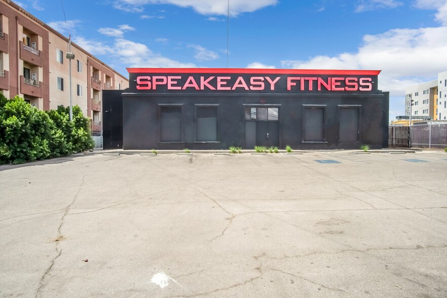 More Photos Of 8759 Sepulveda Blvd, North Hills Health Club For Sale