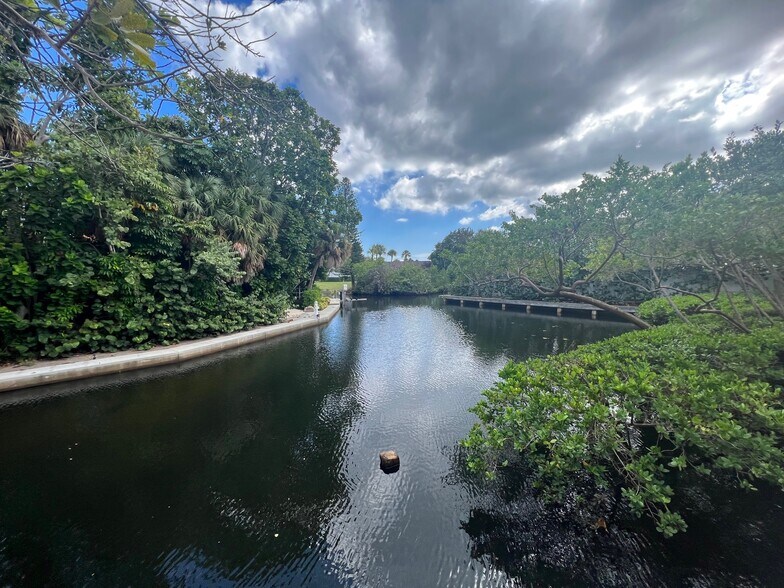 More Photos Of 12010 US Highway 1, North Palm Beach Medical For Sale