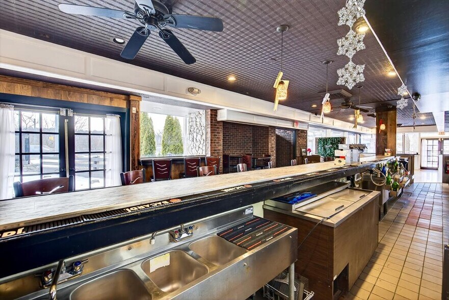 More Photos Of 5 Main St, Derby Restaurant For Sale