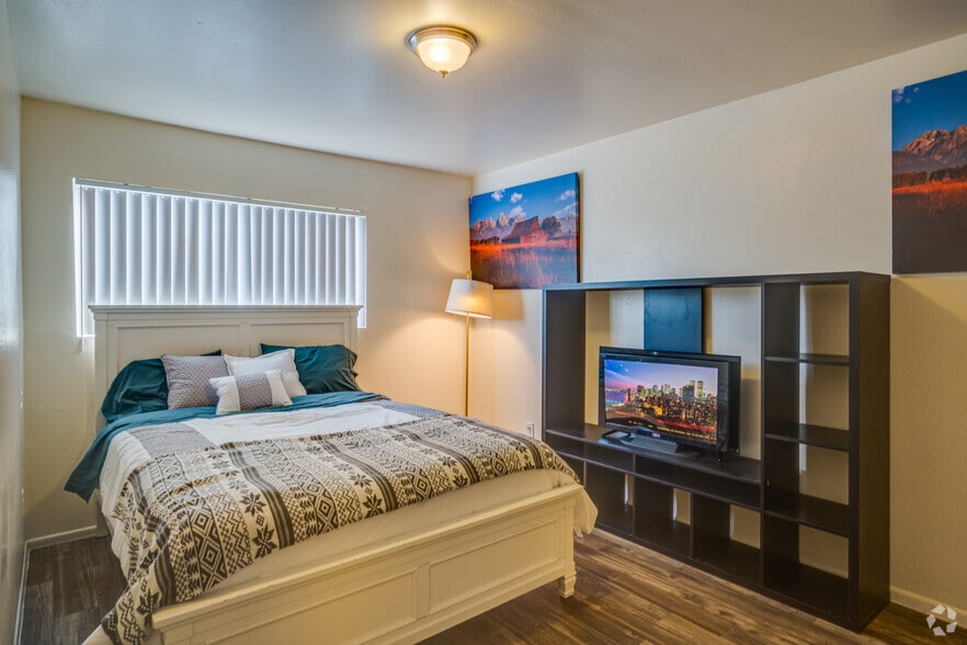 More Photos Of 2641 W Butler Dr, Phoenix Multifamily For Sale