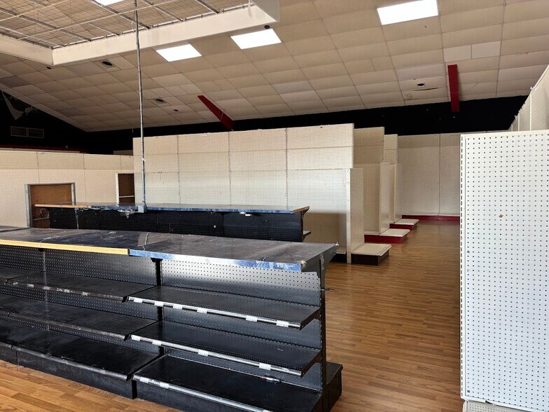 More Photos Of 311 S Range Ave, Denham Springs General Retail For Sale