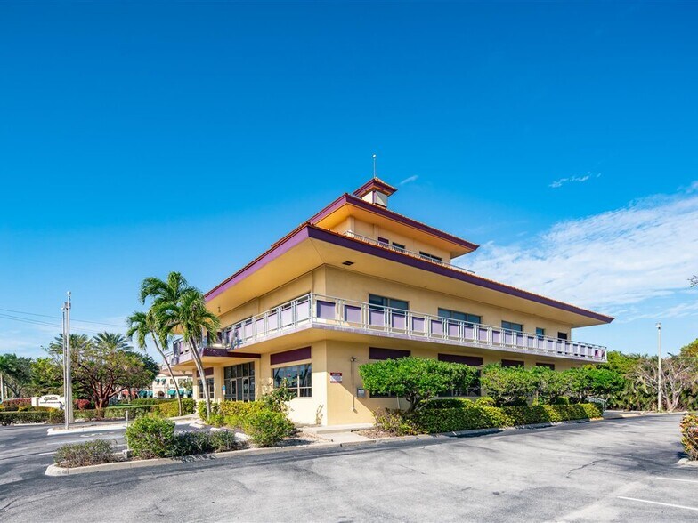 More Photos Of 900 N Collier Blvd, Marco Island Medical For Lease