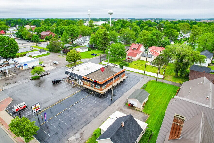 More Photos Of 304 S Main St, Ada Freestanding For Sale
