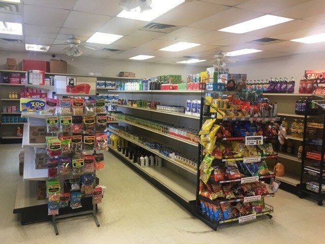 More Photos Of 541 University Pkwy, University Park Convenience Store For Sale