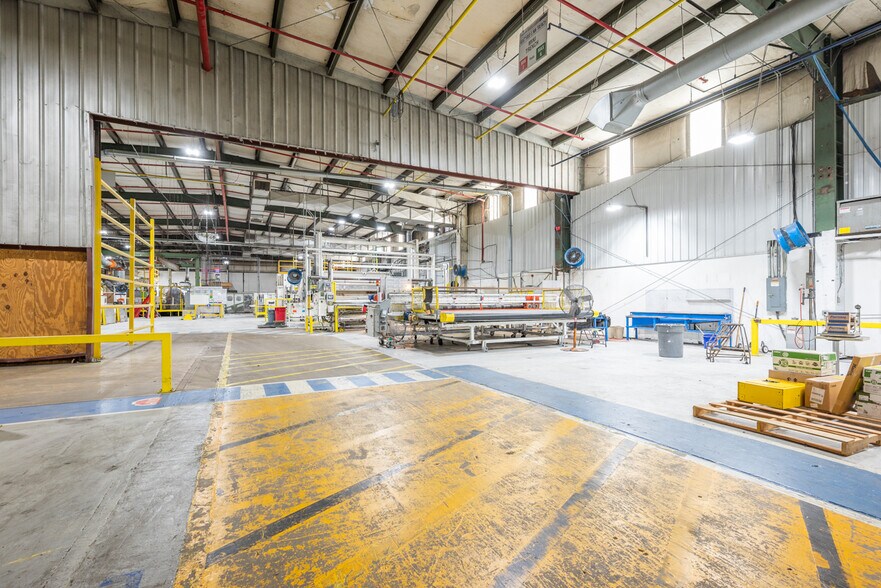 More Photos Of 221 Fabritek Dr, Columbus Manufacturing For Sale