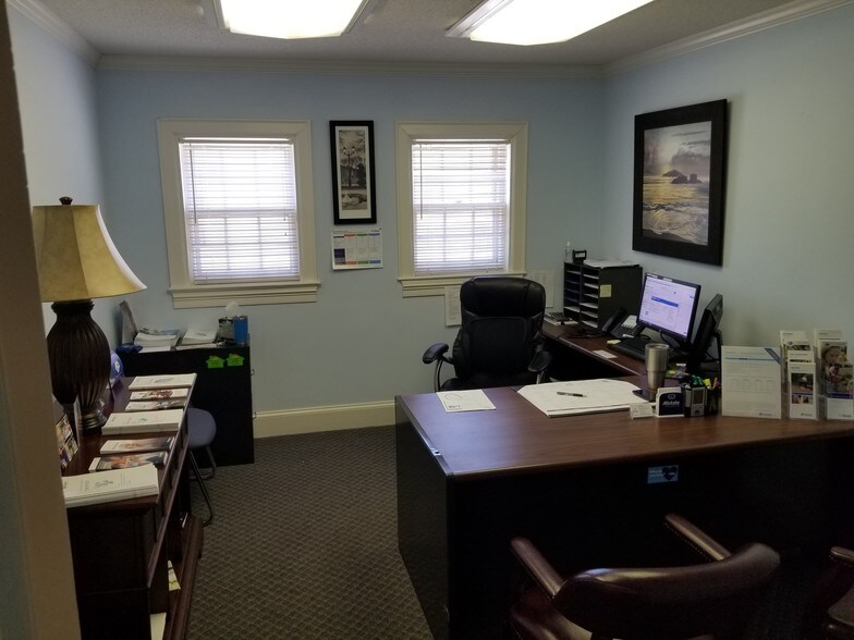 More Photos Of 1112 E Ash St, Goldsboro Office For Sale