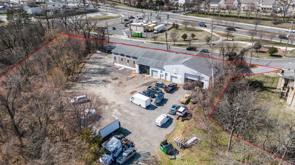 More Photos Of 1923 Old Eastern Ave, Essex Service For Lease