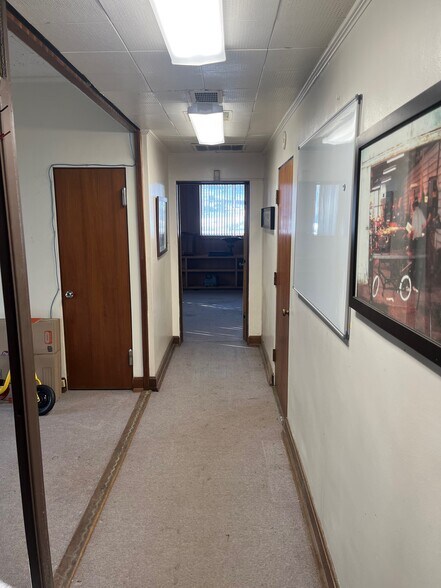 More Photos Of 735 Park Dr, Alton Office For Sale