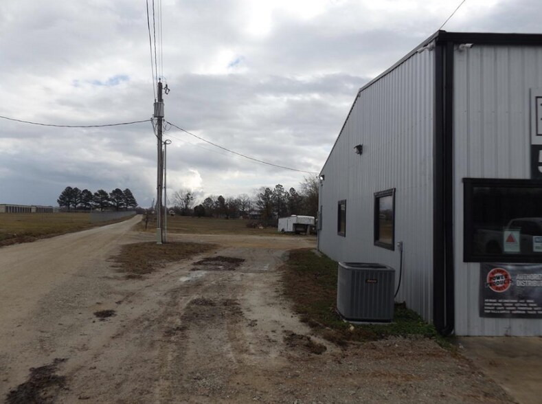 More Photos Of 4400 NE Lincoln Rd, Idabel Industrial For Sale