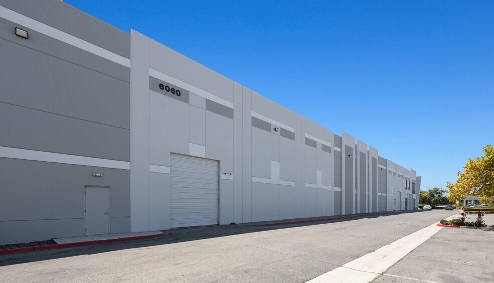 More Photos Of 6060 Business Center Ct, San Diego Distribution For Lease