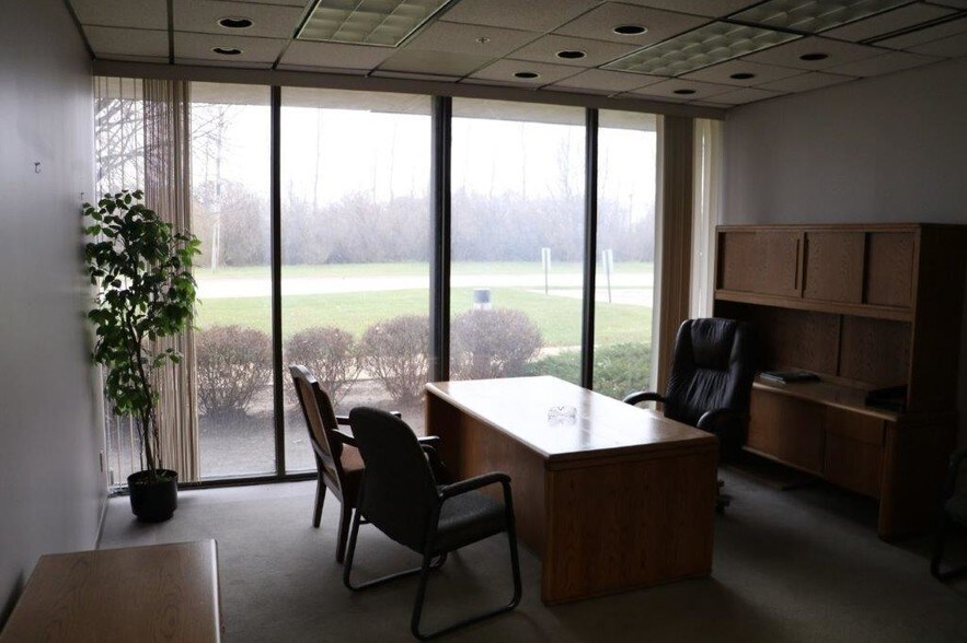 More Photos Of 2300 Brown Ave, Waseca Manufacturing For Sale