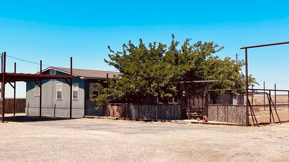 More Photos Of 1613 W San Antonio St, Marfa Specialty For Sale
