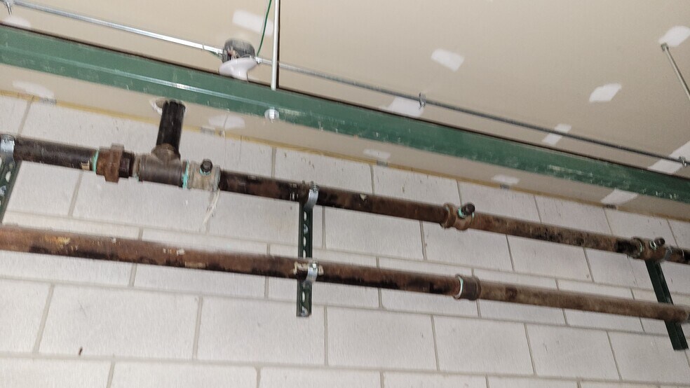 More Photos Of 200 Main St, Addison General Retail For Sale