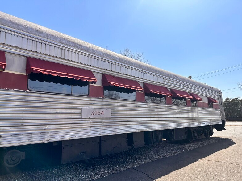 More Photos Of 749 James St, Chicopee Restaurant For Sale