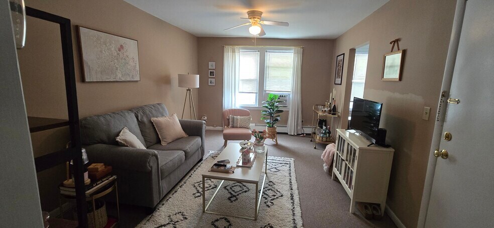 More Photos Of 639 Willis Ave, Williston Park Storefront For Sale