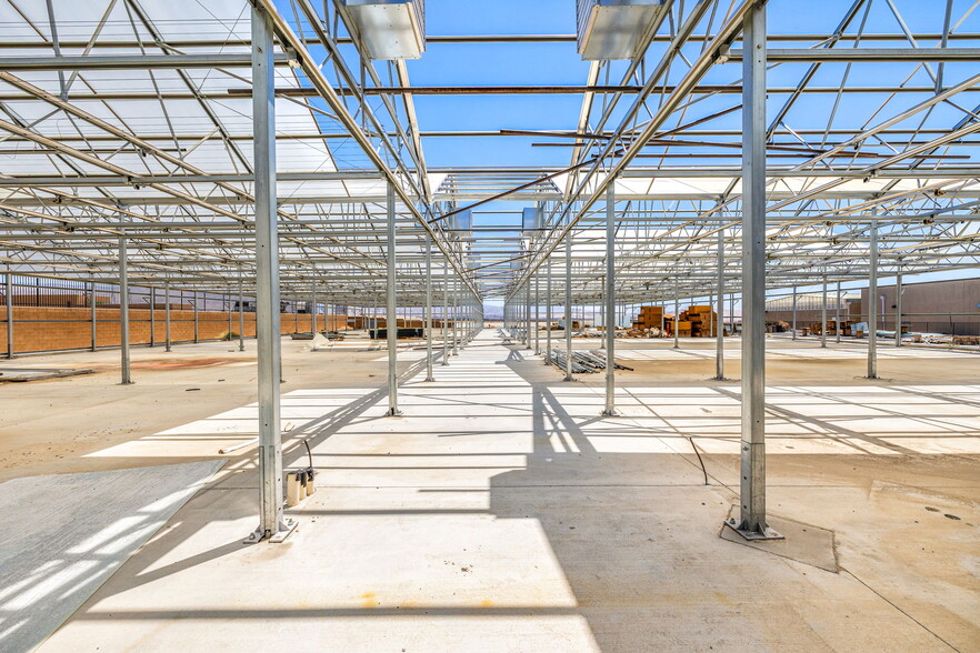 More Photos Of 18194 Blue Dream Crossing, Desert Hot Springs Manufacturing For Sale