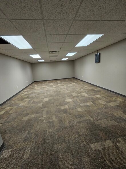 More Photos Of 10233 W Greenfield Ave, West Allis Medical For Lease