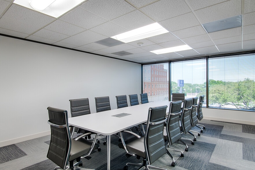 More Photos Of 5944 Luther Ln, Dallas Office For Lease