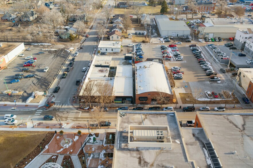 More Photos Of 127 SE 3rd St, Lees Summit Freestanding For Lease