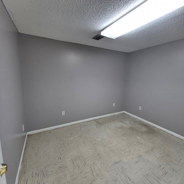 More Photos Of 21 Hines St, Monroeville Office For Sale