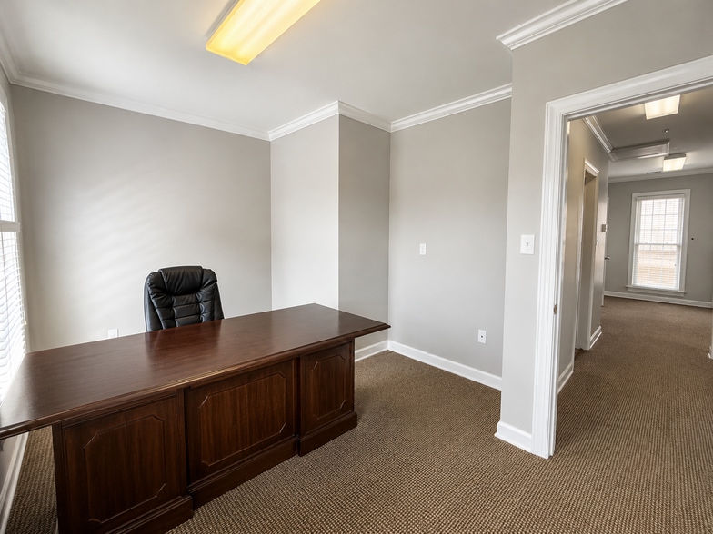 More Photos Of 576 Executive Pl, Fayetteville Office For Lease