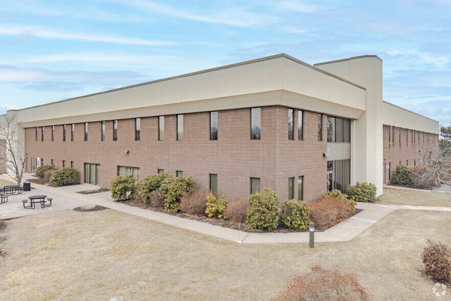 Primary Photo Of 84 Progress Ln, Waterbury Flex For Lease