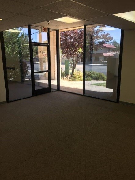 More Photos Of 43845 10th St, Lancaster Medical For Lease