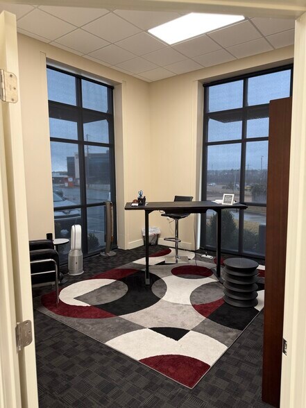 More Photos Of 3345 Highway 5 N, Bryant Office For Lease