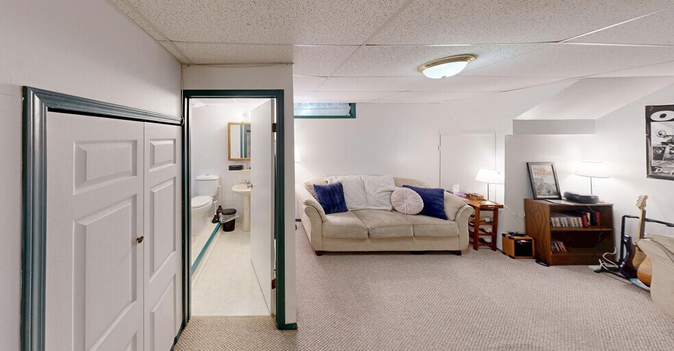 More Photos Of 10941 81 Av NW, Edmonton Dormitory For Sale
