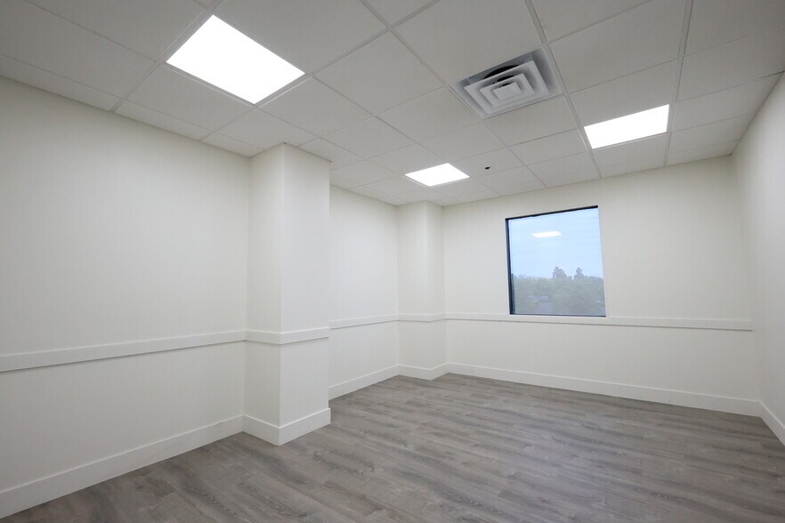 More Photos Of 1801 W Romneya Dr, Anaheim Office Residential For Lease