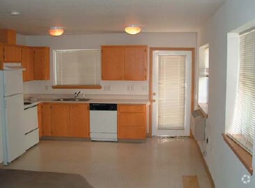 More Photos Of 1901-1943 SE 122nd Ave, Portland Apartments For Sale