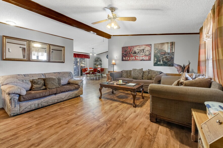 More Photos Of 7450 Highway 187, Eureka Springs Restaurant For Sale