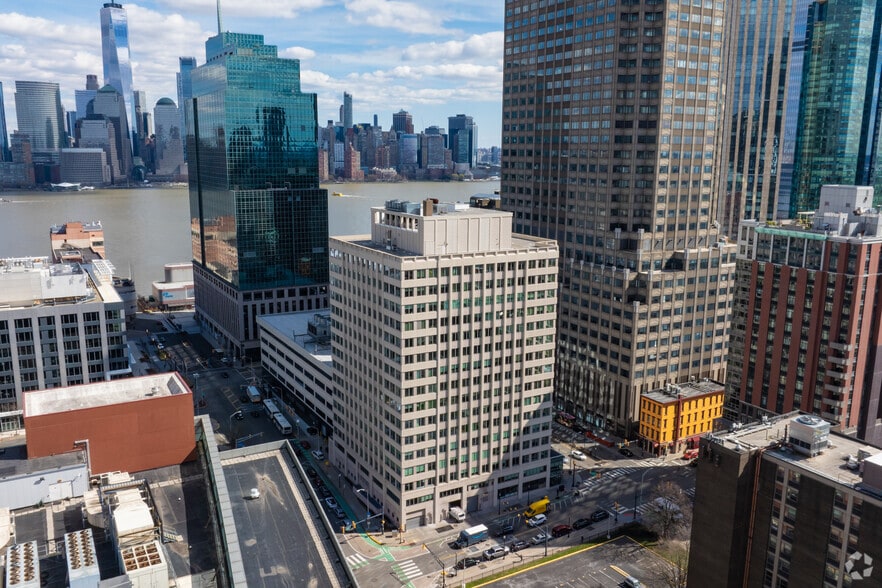 More Photos Of 30 Montgomery St, Jersey City Office For Lease