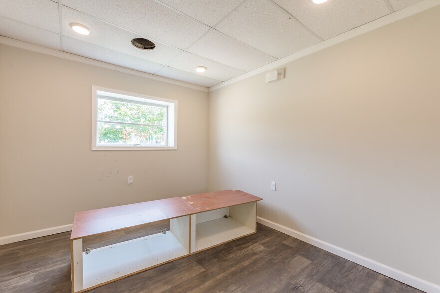 More Photos Of 8456 Newman St, Douglasville Light Manufacturing For Lease