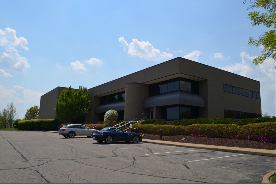 Primary Photo Of 252 Park West Dr, Pittsburgh Manufacturing For Lease
