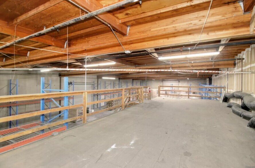 More Photos Of 8535 Morrison Creek Rd, Sacramento Showroom For Lease