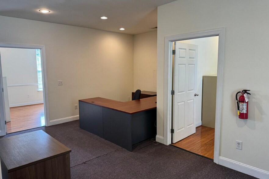 More Photos Of 2039 Hollins Ferry Rd, Baltimore Manufacturing For Sale