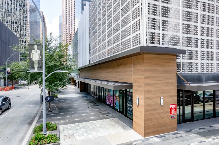 More Photos Of 811 Dallas St, Houston Office For Lease