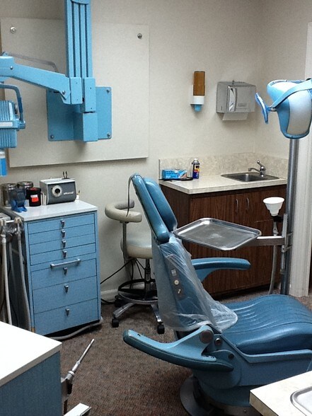 More Photos Of 2601 Oakcrest Ave, Greensboro Medical For Lease