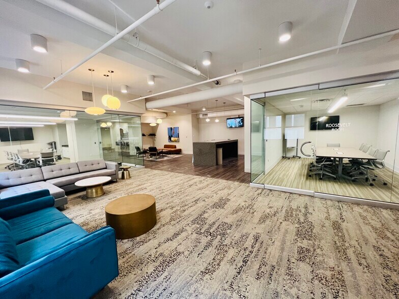 More Photos Of 40 Pearl St NW, Grand Rapids Office For Lease