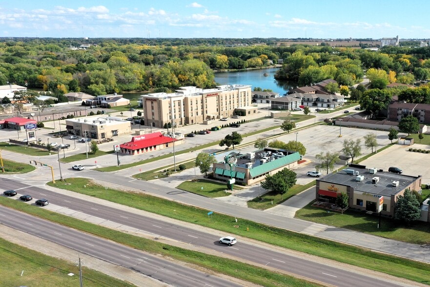 More Photos Of 2201 4th St SW, Mason City Restaurant For Lease