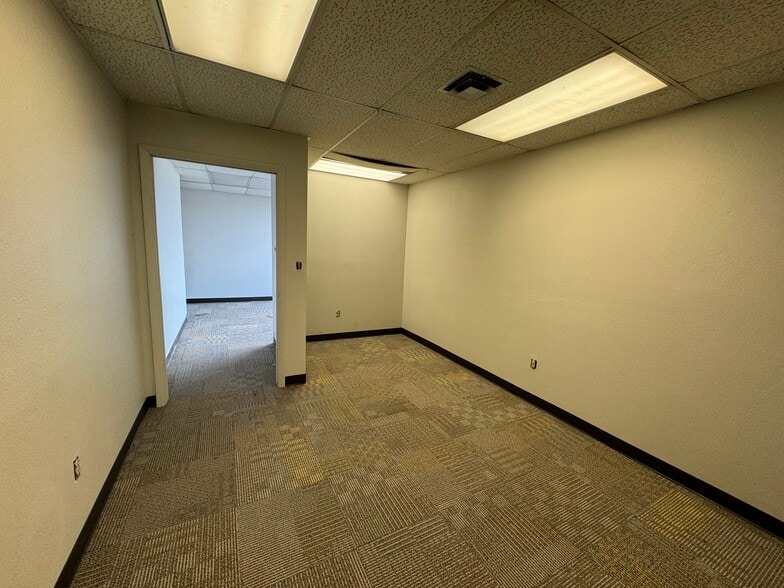 More Photos Of 2458 I 70 Business Loop, Grand Junction Service For Lease