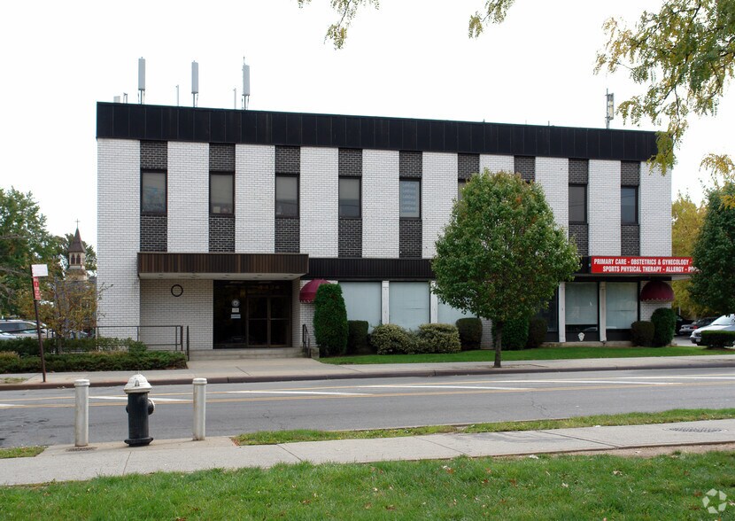 More Photos Of 4310-4370 Amboy Rd, Staten Island Unknown For Lease