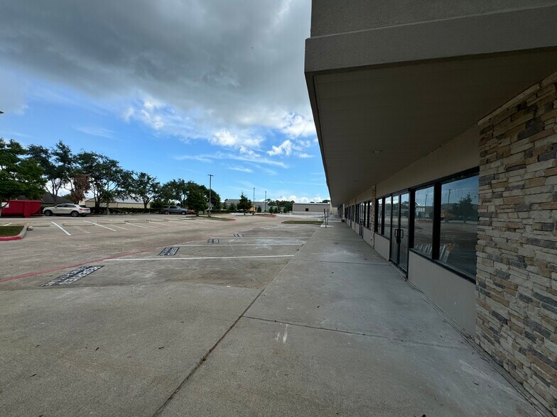 More Photos Of 395 Columbia Memorial Parkway, Kemah Storefront Retail Office For Lease